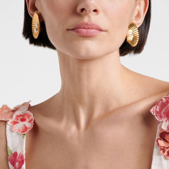 Jennifer Behr "Maricela" Seashell Earrings in Gold w Pearl - Picture 6 of 7